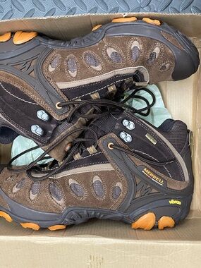 Merrell Chameleon3 Ventilator Mid-Boots, Men’s Size 11, Brown Suede, Gore-Tex